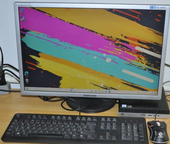 Комплект ПК: HP EliteDesk 800 G3 Desktop Mini USFF / Intel Core i5-6500T (4 ядра по 2.5 - 3.1 GHz) / 16 GB DDR4 / 1000 GB SSD / Intel UHD Graphics 630 + Монітор Б-клас 22" (1680x1050) TN б/в - зображення 4