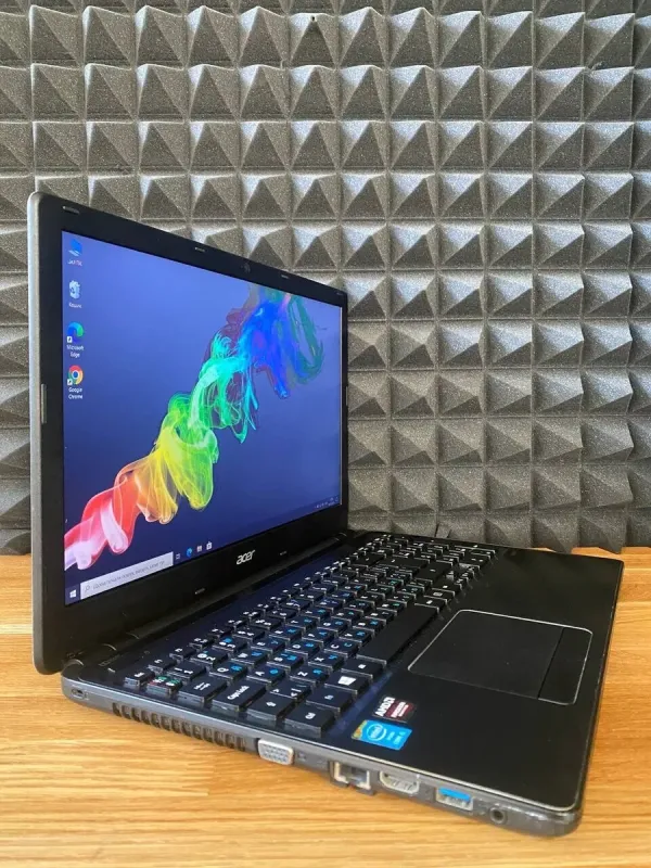 Ноутбук Acer Aspire V5-561G / 15.6" (1366x768) TN / Intel Core i5-4200M (2 (4) ядра по 2.5 - 3.1 GHz) / 8 GB DDR3 / 128 GB SSD / AMD Radeon R7 M265, 2 GB GDDR3, 128-bit / WebCam / DVD-ROM б/в - зображення 3