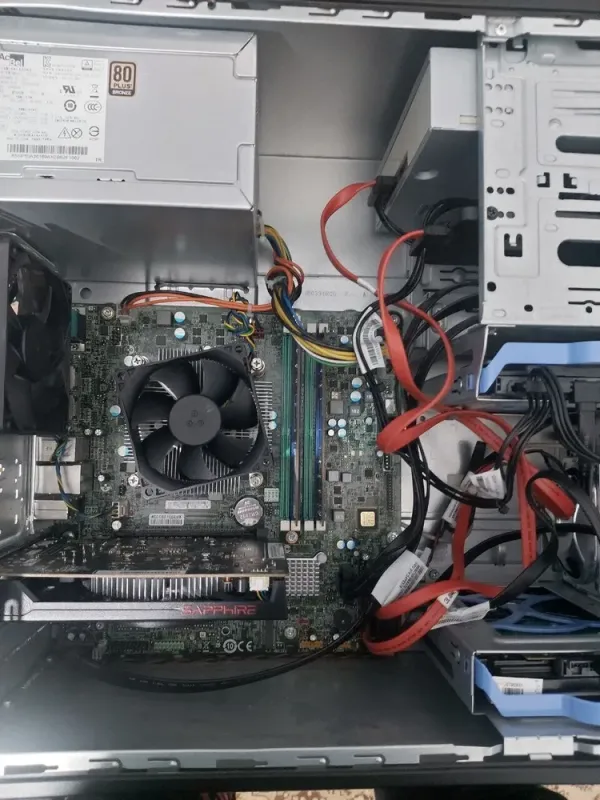 Комплект ПК: Lenovo ThinkCentre M800 Tower / Intel Core i5-6400 (4 ядра по 2.7 - 3.3 GHz) / 16 GB DDR4 / 480 GB SSD + 500 GB HDD / AMD Radeon RX 550, 4 GB GDDR5, 128-bit / DVD-ROM + Монітор LG 24MB37PM-B / 24" (1920x1080) IPS б/в - зображення 4