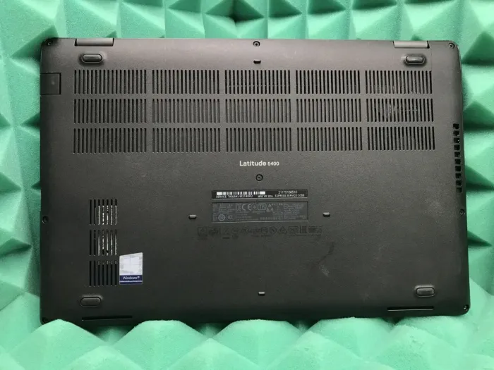 Ультрабук Б-клас Dell Latitude 5400 / 14" TN / Core i5-8365U (4(8) ядра по 1.6-4.1GHz) / 16GB DDR4 / 256GB SSD M.2 / UHD Graphics 620 / WebCam / USB 3.1 / HDMI / Win 10 б/в - зображення 9