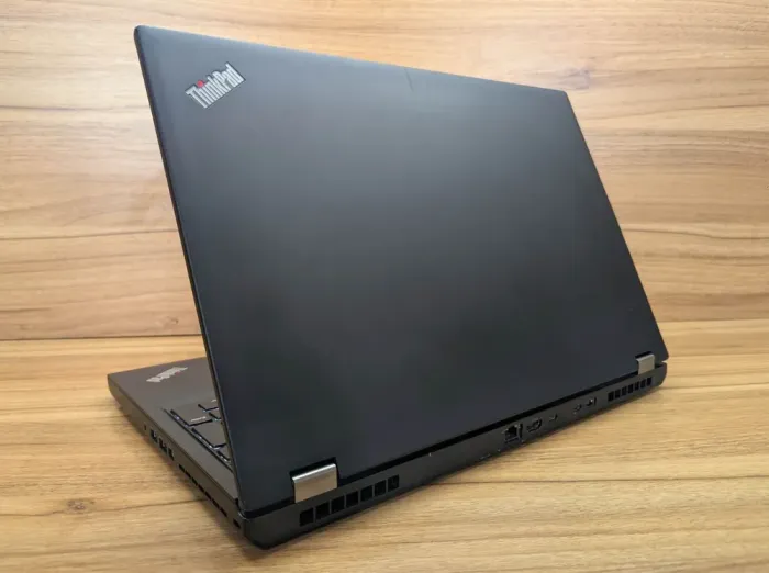 Мобільна робоча станція Б-клас Lenovo ThinkPad P52 / 15.6" (1920x1080) IPS / Intel Xeon E-2176M (6 (12) ядер по 2.7 - 4.4 GHz) / 32 GB DDR4 / 512 GB SSD / nVidia Quadro P2000, 4 GB GDDR5, 128-bit / WebCam / TouchID / Windows 10 б/в - зображення 7