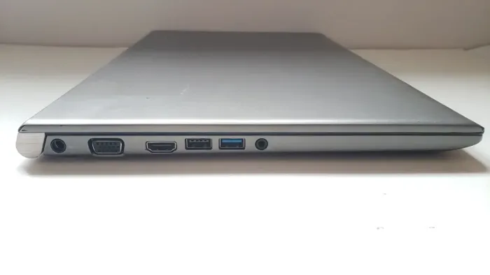 Ноутбук Toshiba Tecra Z50-A / 15.6" (1920x1080) IPS / Intel Core i5-4310U (2 (4) ядра по 2.0 - 3.0 GHz) / 8 GB DDR3 / 256 GB SSD / Intel HD Graphics 4400 / WebCam б/в - зображення 4