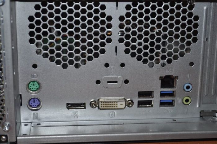 Комп'ютер Fujitsu Esprimo P558 E85 Tower / Intel Core i5-8400 (6 ядер по 2,8 - 4,0 ГГц) / 16 ГБ DDR4 / 500 ГБ SSD / Intel UHD Graphics 630 / DVD-ROM б/в - зображення 7