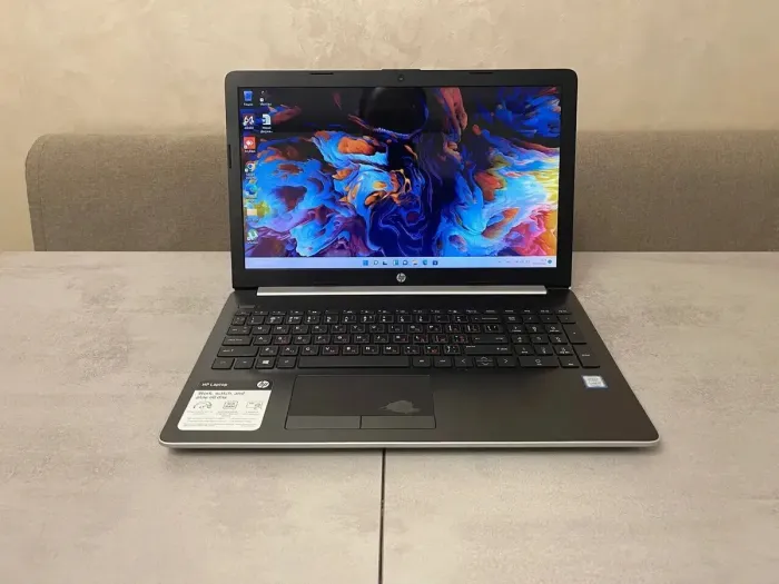 Ноутбук Б-класс HP Pavilion 15-da0073wm / 15.6" TN Touch / Intel Core i7-8550U (4(8) ядра по 1.8-4 GHz) / 8GB DDR4 / 256GB SSD M.2 / UHD Graphics 620 / WebCam / DVD-RW / HDMI б/в - зображення 2