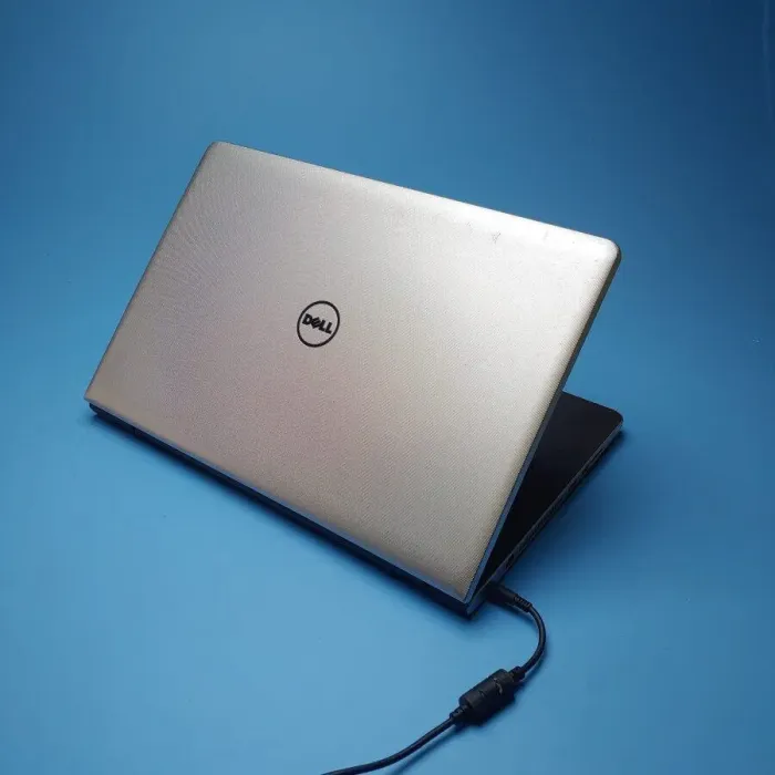 Ноутбук Dell Inspiron 5758 / 17.3" (1600x900) TN / Intel Core i7-5500U (2 (4) ядра по 2.4 - 3.0 GHz) / 8 GB DDR3 / 240 GB SSD / Intel HD Graphics 5500 / WebCam / DVD-ROM / Win 10 Pro б/в - зображення 5