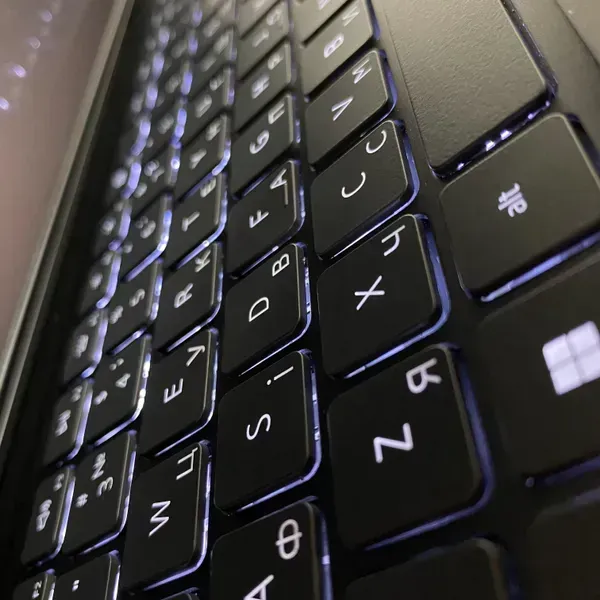 Ігровий ноутбук Б-клас Dell Vostro 15 7510 / 15.6" (1920x1080) IPS / Intel Core i7-11800H (8 (16) ядер по 2.3 - 4.6 GHz) / 16 GB DDR4 / 512 GB SSD / nVidia GeForce RTX 3050 Ti, 4 GB GDDR6, 128-bit / WebCam / Fingerprint б/в - зображення 6