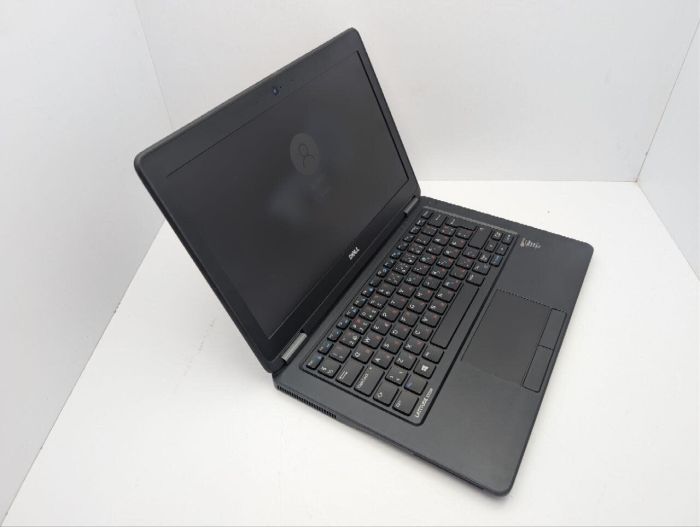 Нетбук Dell Latitude E7250 / 12,5" (1366x768) TN / Intel Core i7-5600U (2 (4) ядра по 2,6 - 3,2 ГГц) / 8 ГБ DDR3 / 120 ГБ SSD / Intel HD Graphics 5500 / Веб-камера / АКБ не тримає заряд б/в - зображення 6