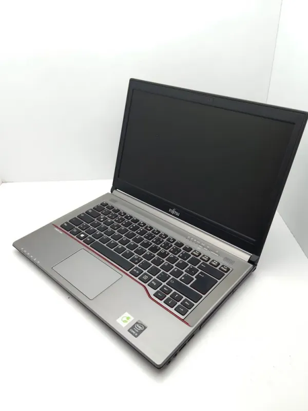 Ноутбук Fujitsu LifeBook E744 / 14" (1600x900) TN / Intel Core i5-4300M (2 (4) ядра по 2.6 - 3.3 GHz) / 8 GB DDR3 / 120 GB SSD / Intel HD Graphics 4600 б/в - зображення 6