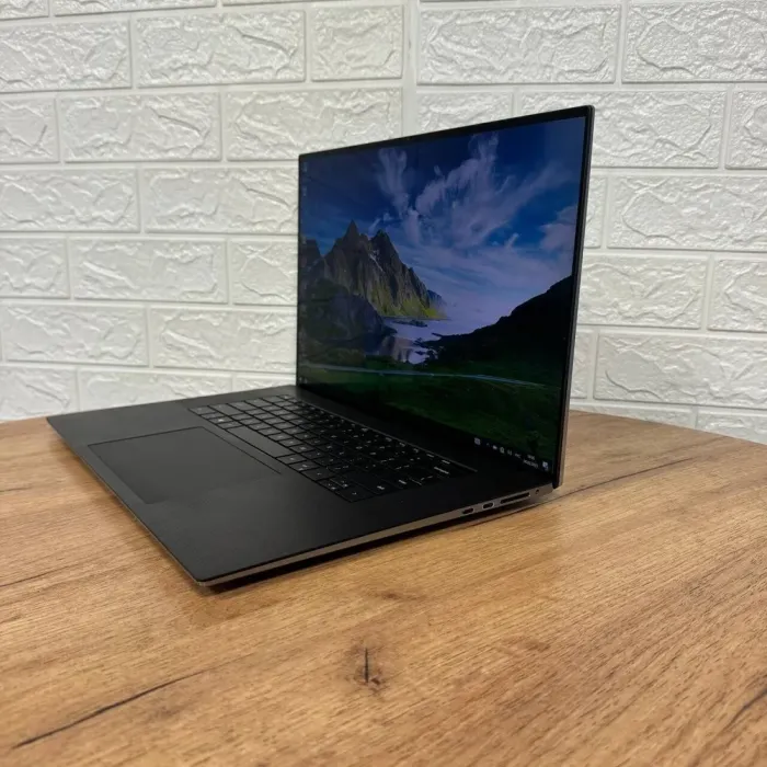 Мобільна робоча станція Б-клас Dell Precision 5750 / 17.3" (3840x2400) IPS Touch / Intel Xeon W-10885M (8 (16) ядер по 2.4 - 5.3 GHz) / 16 GB DDR4 / 512 GB SSD / nVidia Quadro RTX 3000 Max-Q, 6 GB GDDR6, 192-bit / WebCam б/в - зображення 5