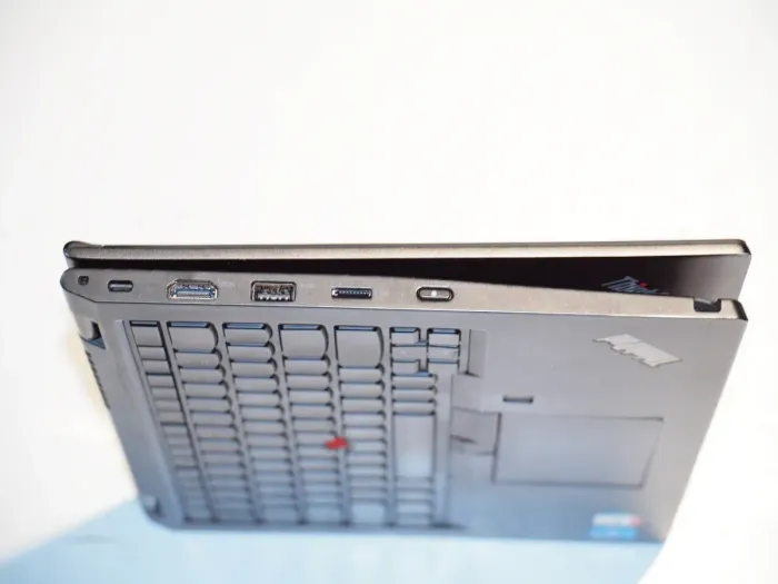 Ультрабук-трансформер Lenovo Thinkpad L13 Yoga Gen 2 / 13.3" (1920x1200) IPS Touch / Intel Core i5-1135G7 (4 (8) ядра по 2.4 - 4.2 GHz) / 8 GB DDR4 / 256 GB SSD M.2 / Intel Iris Xe Graphics / WebCam / Стилус / Win 11 б/в - зображення 5