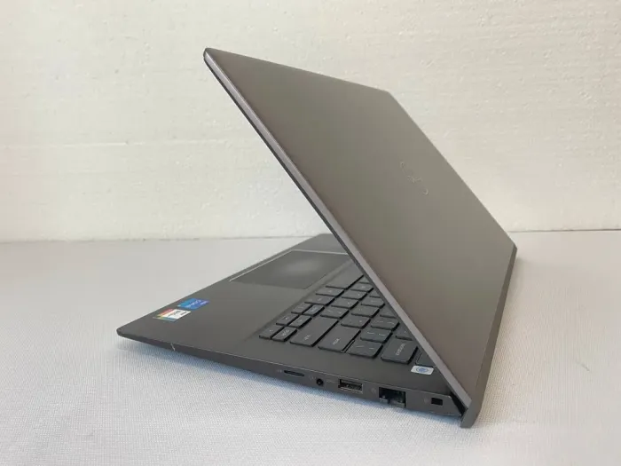 Ультрабук Б-клас Dell Vostro 5402 / 14" (1920x1080) TN / Intel Core i5-1135G7 (4 (8) ядра по 2.4 - 4.2 GHz) / 8 GB DDR4 / 512 GB SSD M.2 / Intel Iris Xe Graphics / WebCam б/в - зображення 9