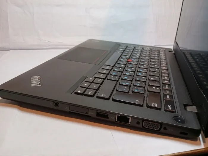 Ультрабук Б-клас Lenovo ThinkPad T440s / 14" (1920x1080) IPS / Intel Core i5-4300U (2 (4) ядра по 1.9 - 2.9 GHz) / 8 GB DDR3 / 120 GB SSD / Intel HD Graphics 4400 / WebCam б/в - зображення 6