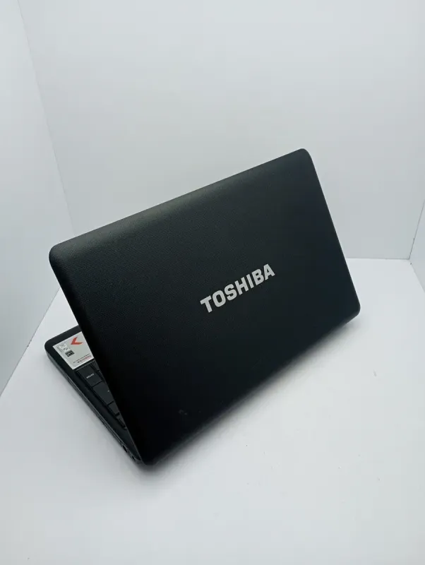 Ноутбук Toshiba Satellite C660 / 15.6" (1366x768) TN / AMD E-300 (2 ядра по 1.3 GHz) / 6 GB DDR3 / 120 GB SSD / AMD Radeon HD 6310 Graphics / WebCam б/в - зображення 8