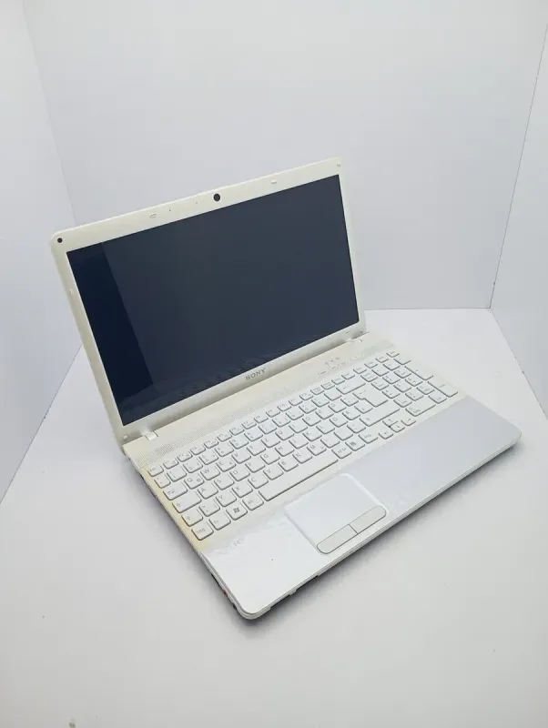 Ноутбук Sony Vaio VPC / 15.6" (1366x768) TN / Intel Core i5-2410M (2 (4) ядра по 2.3 - 2.9 GHz) / 6 GB DDR3 / 500 GB HDD / nVidia GeForce 410M, 1 GB GDDR3, 64-bit / WebCam б/в - зображення 3