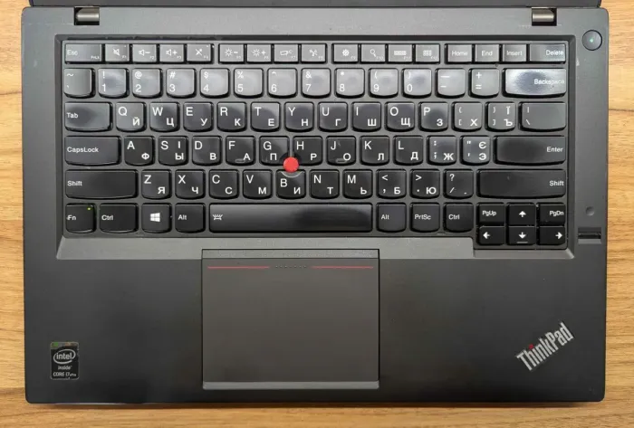 Ноутбук Lenovo ThinkPad T440s / 14" (1920x1080) IPS / Intel Core i7-4600U (2 (4) ядра по 2.1 - 3.3 GHz) / 8 GB DDR3 / 256 GB SSD / Intel HD Graphics 4400 / WebCam / Fingerprint / Windows 10 б/в - зображення 3