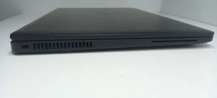 Ультрабук Б-клас Dell Latitude E7470 / 14" (1920x1080) IPS / Intel Core i5-6300U (2 (4) ядра по 2.4 - 3.0 GHz) / 8 GB DDR4 / 240 GB SSD / Intel HD Graphics 520 / WebCam б/в - зображення 4