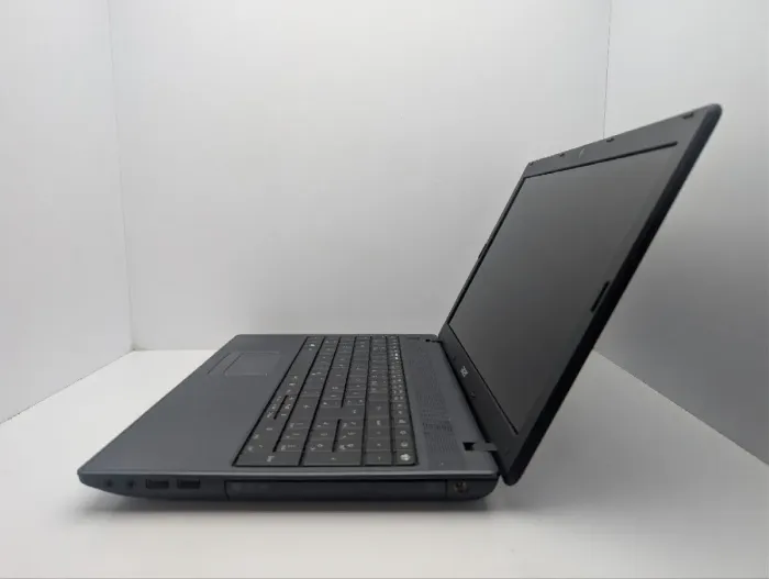 Ноутбук Acer TravelMate 5744z / 15.6" (1366x768) TN / Intel Core i3-350M (2 (4) ядра по 2.27 GHz) / 6 GB DDR3 / 320 GB HDD / Intel HD Graphics / WebCam / DVD-ROM б/в - зображення 5