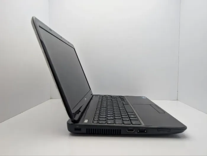 Ноутбук Dell Inspiron N5110 / 15.6" (1366x768) TN / Intel Core i3-2350M (2 (4) ядра по 2.3 GHz) / 6 GB DDR3 / 500 GB HDD / nVidia GeForce GT 525M, 1 GB GDDR3, 128-bit / WebCam / DVD-ROM б/в - зображення 4