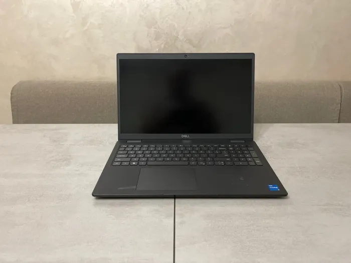 Ноутбук Б-клас Dell Latitude 3520 / 15.6" (1920x1080) IPS / Intel Core i5-1135G7 (4 (8) ядра по 2.4 - 4.2 GHz) / 16 GB DDR4 / 256 GB SSD M.2 / Intel Iris Xe Graphics / WebCam б/в - зображення 3