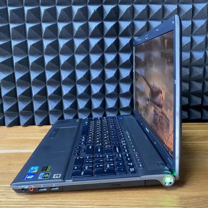 Ноутбук Б-клас Sony Vaio PCG-81112M / 15.6" (1920x1080) TN / Intel Core i7-740QM (4 (8) ядра по 1.73 - 2.93 GHz) / 6 GB DDR3 / 256 GB SSD / nvidia GeForce GT 425M, 1 GB GDDR3, 128-bit / WebCam / DVD-ROM б/в - зображення 6