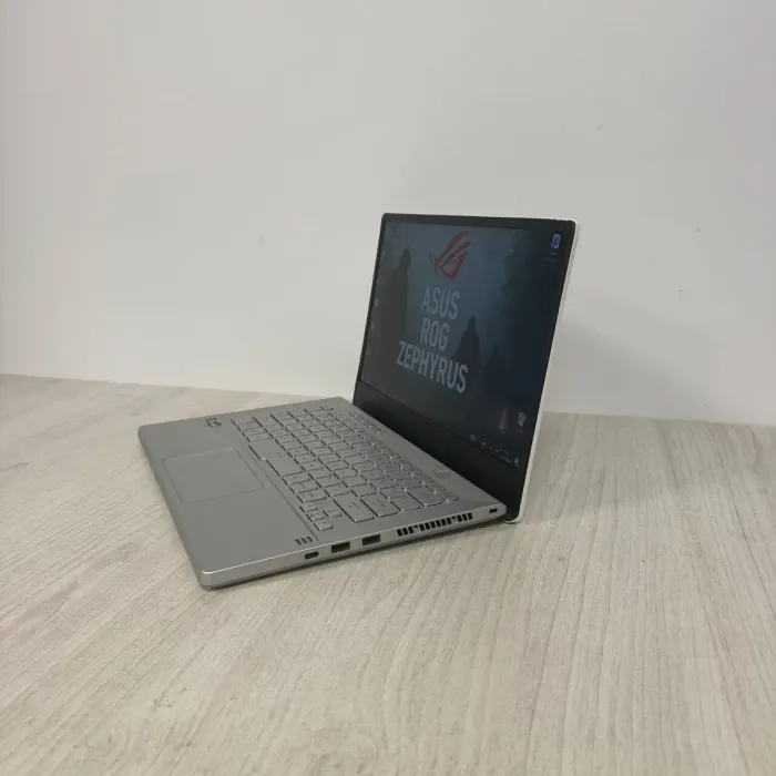 Ігровий ультрабук Б-класу Asus ROG Zephyrus G14 GA401IV / 14" (1920x1080) IPS / AMD Ryzen 9 4900HS (8 (16) ядер по 3,0 - 4,3 ГГц) / 16 ГБ DDR4 / 512 ГБ SSD NVMe / nVidia GeForce RTX 2060 Max-Q, 6 ГБ GDDR6, 192-біт б/в - зображення 5