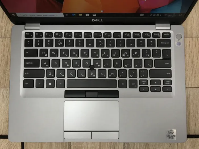 Ультрабук Б-клас Dell Latitude 5411 / 14" (1920x1080) IPS / Intel Core i7-10850H (6 (12) ядра по 2.7 - 5.1 GHz) / 8 GB DDR4 / 240 GB SSD M.2 / Intel UHD Graphics / WebCam / Windows 10 б/в - зображення 3