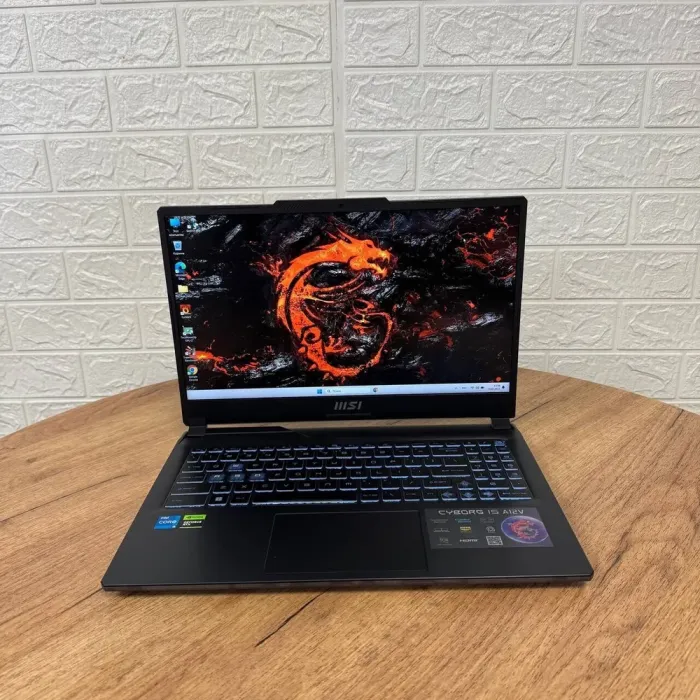 Ігровий ноутбук MSI Cyborg 15 A12VE / 15.6" (1920x1080) IPS / Intel Core i5-12450H (8 (12) ядер по 3.3 - 4.4 GHz) / 8 GB DDR5 / 512 GB SSD NVMe / nVidia GeForce RTX 4050, 6 GB GDDR6, 96-bit / WebCam б/в - зображення 2