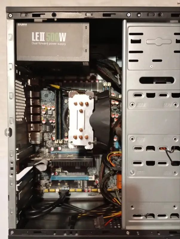 ПК Б-клас GameMax ET-209-NP-2U3 Tower / Intel Xeon E5-1650 v2 (6 (12) ядер по 3.5 - 3.9 GHz) / 16 GB DDR3 / 240 GB SSD / nVidia GeForce GT 710, 2 GB GDDR3, 64-bit / 500W б/в - зображення 5