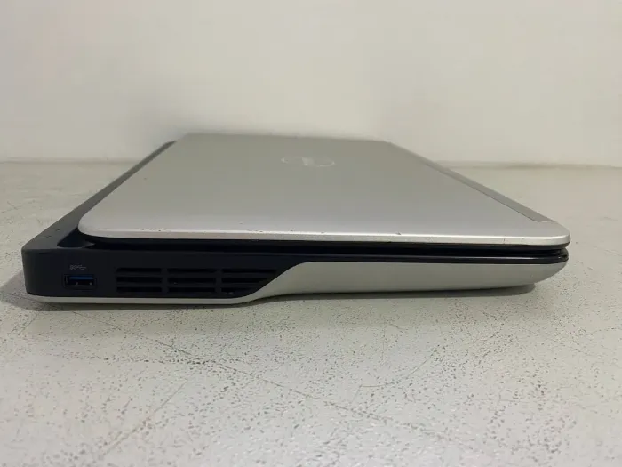 Ноутбук Dell XPS L502X / 15.6" (1366x768) TN / Intel Core i5-2410M (2 (4) ядра по 2.3 - 2.9 GHz) / 8 GB DDR3 / 500 GB HDD / Intel HD Graphics 3000 / WebCam / DVD-ROM б/в - зображення 3