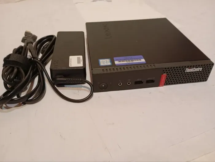 Неттоп Lenovo ThinkCentre M710q Tiny USFF / Intel Core i5-7500T (4 ядра по 2.7 - 3.3 GHz) / 8 GB DDR4 / 256 GB SSD / Intel HD Graphics 630 + USB-флешка б/в - зображення 5