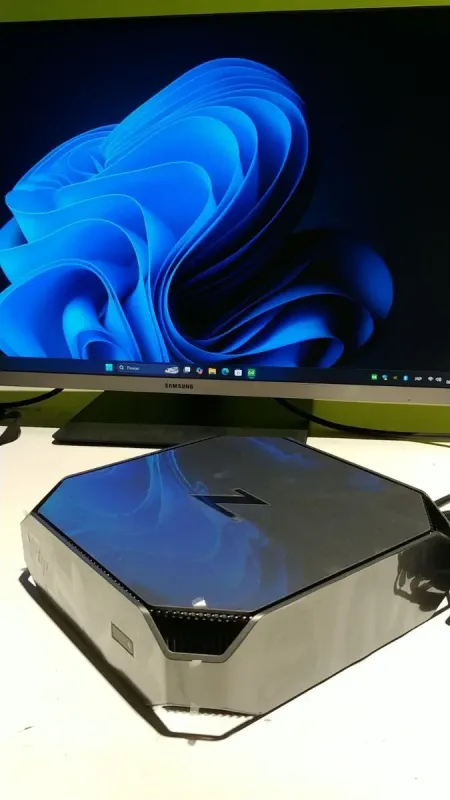 Робоча станція HP Z2 G4 Workstation USFF / Intel Core i7-9700 (8 ядер по 3.0 - 4.7 GHz) / 32 GB DDR4 / 512 GB SSD / nVidia Quadro P600, 4 GB GDDR5, 128-bit / Windows б/в - зображення 7