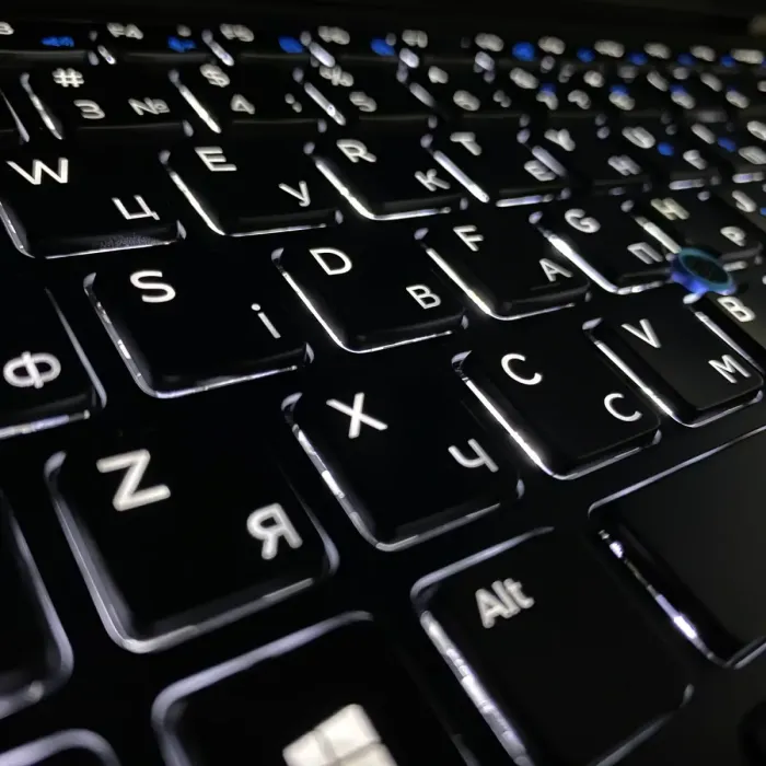 Ультрабук Dell Latitude 5490 / 14" (1366x768) TN / Intel Core i5-8350U (4 (8) ядра по 1.7 - 3.6 GHz) / 16 GB DDR4 / 240 GB SSD / Intel UHD Graphics 620 / WebCam / SIM б/в - зображення 6