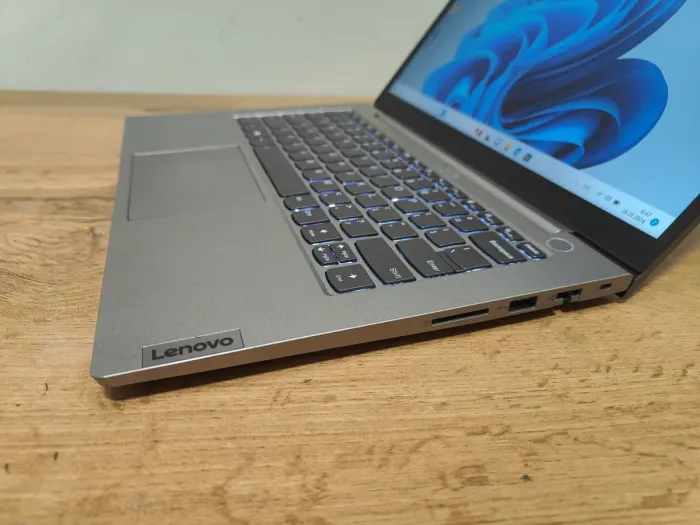 Ультрабук Lenovo ThinkBook 14 G2 / 14" (1920x1080) IPS / Intel Core i5-1135G7 (4 (8) ядра по 2.4 - 4.2 GHz) / 8 GB DDR4 / 256 GB SSD / Intel Iris Xe Graphics / WebCam / Windows 11 Pro б/в - зображення 8