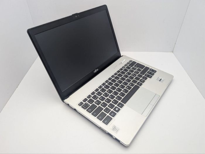Ультрабук Fujitsu LifeBook S935 / 13.3" (1920x1080) IPS / Intel Core i5-5200U (2 (4) ядра 2.2 - 2.7 GHz) / 8 GB DDR3 / 256 GB SSD / Intel HD Graphics 5500 / WebCam б/в - изображение 6