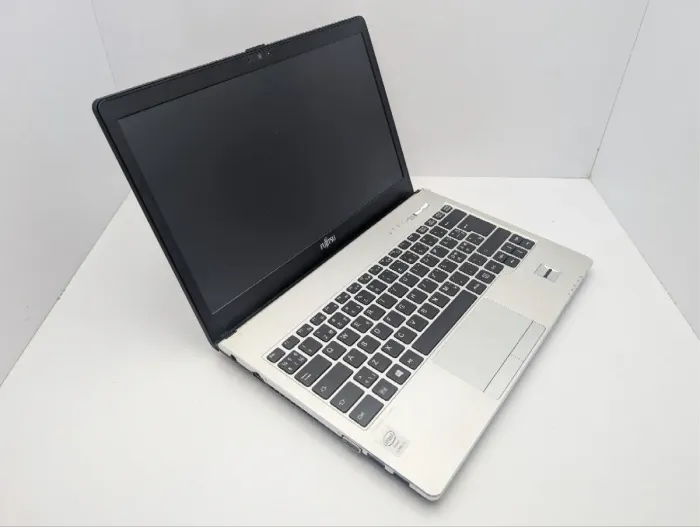 Ультрабук Fujitsu LifeBook S935 / 13.3" (1920x1080) IPS / Intel Core i5-5200U (2 (4) ядра 2.2 - 2.7 GHz) / 8 GB DDR3 / 256 GB SSD / Intel HD Graphics 5500 / WebCam б/в - зображення 6