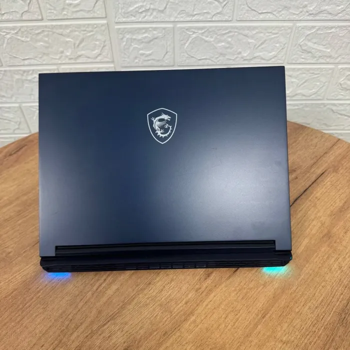 Ігровий ноутбук Б-клас MSI Stealth 14 Studio A13VF / 14" (1920x1200) IPS / Intel Core i7-13620H (10 (16) ядер по 3.6 - 4.9 GHz) / 16 GB DDR5 / 1000 GB SSD / nVidia GeForce RTX 4060, 8 GB GDDR6, 128-bit / WebCam б/в - зображення 3