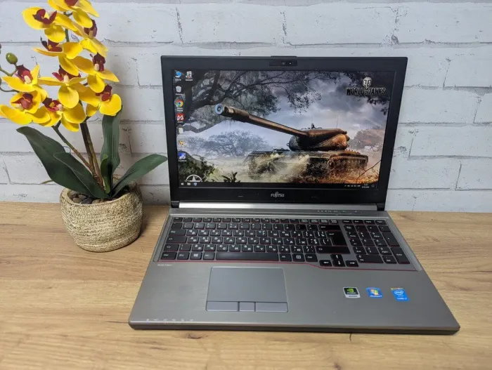 Мобільна робоча станція Б-клас Fujitsu Celsius H730 / 15.6" (1920x1080) TN / Intel Core i7-4810MQ (4 (8) ядер по 2.8 - 3.8 GHz) / 24 GB DDR3 / 256 GB SSD / nVidia Quadro K510M, 1 GB GDDR5, 64-bit / WebCam / DVD-ROM б/в - зображення 2