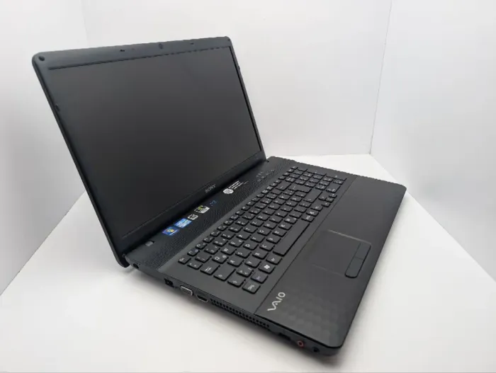 Ноутбук Sony VPCEJ / 17.3" (1600x900) TN / Intel Core i3-2350M (2 (4) ядра по 2.3 GHz) / 6 GB DDR3 / 640 GB HDD / nVidia GeForce 410M, 1 GB GDDR3, 64-bit / WebCam / DVD-ROM б/в - зображення 6