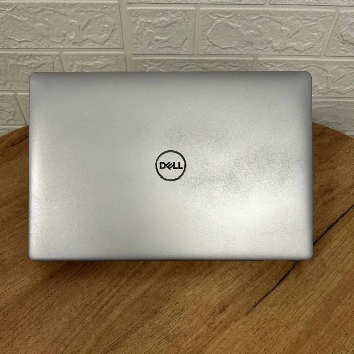 Ультрабук Б-клас Dell Latitude 5411 / 14" (1920x1080) IPS / Intel Core i7-10850H (6 (12) ядер по 2.7 - 5.1 GHz) / 16 GB DDR4 / 256 GB SSD / Intel UHD Graphics / WebCam б/в - зображення 3