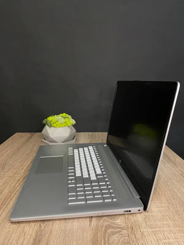 Ноутбук Б-клас HP 17-cp0279 / 17.3" (1920x1080) TN / AMD Ryzen 7 5700U (8 (16) ядер по 1.8 - 4.3 GHz) / 16 GB DDR4 / 512 GB SSD M.2 / AMD Radeon RX Vega 8 / WebCam / Win 11 б/в - зображення 5