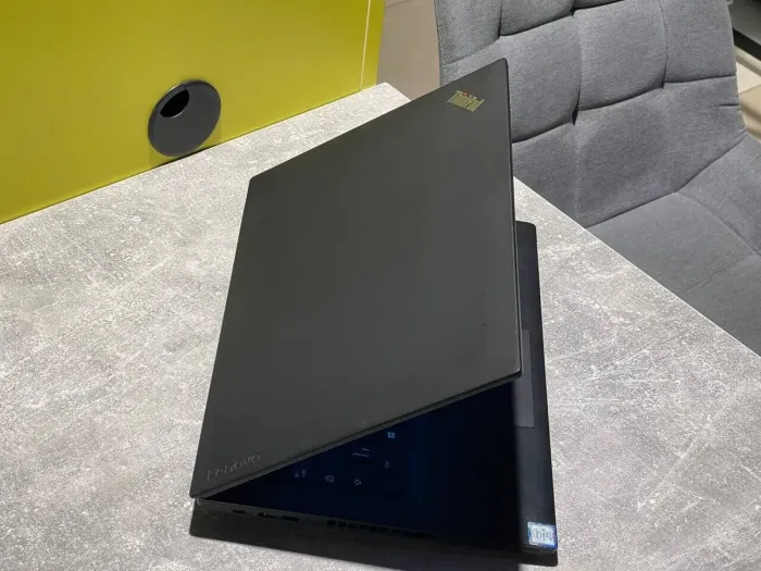 Ультрабук Lenovo ThinkPad T480 / 14" (1920x1080) IPS / Intel Core i5-8250U (4 (8) ядра по 1.6 - 3.4 GHz) / 8 GB DDR4 / 120 GB SSD / Intel UHD Graphics 620 / WebCam б/в - зображення 5
