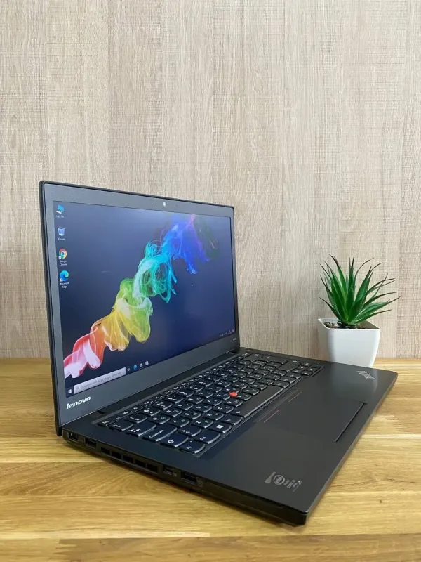 Ноутбук Б-клас Lenovo ThinkPad T440s / 14" (1600x900) TN / Intel Core i5-4300U (2 (4) ядра по 1.9 - 2.9 GHz) / 8 GB DDR3 / 128 GB SSD / Intel HD Graphics 4400 / WebCam / VGA б/в - зображення 3