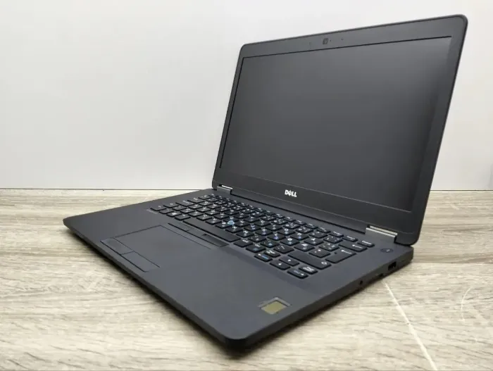 Ноутбук Б-клас Dell Latitude E7470 / 14" (1920x1080) IPS / Intel Core i5-6300U (2 (4) ядра по 2.4 - 3.0 GHz) / 8 GB DDR4 / 120 GB SSD / Intel HD Graphics 520 / WebCam б/в - зображення 3