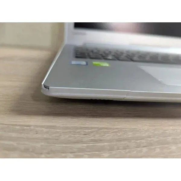 Ноутбук Б-клас Lenovo IdeaPad 510-15ISK / 15.6" (1920x1080) IPS / Intel Core i7-6500U (2 (4) ядра по 2.5 - 3.1 GHz) / 12 GB DDR4 / 256 GB SSD / nVidia GeForce 940MX, 4 GB GDDR5, 64-bit / WebCam / DVD-ROM б/в - зображення 3