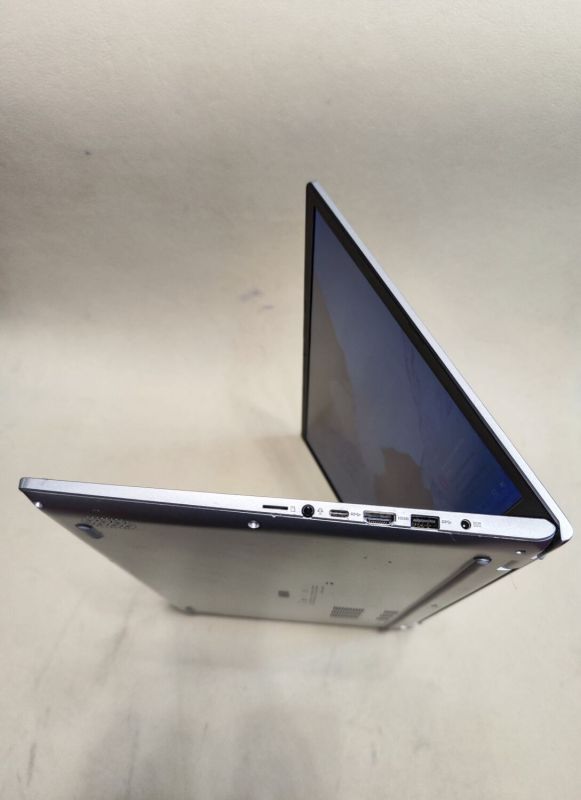 Ноутбук Asus Vivobook 17 X712JA / 17.3" (1600x900) TN / Intel Core i5-1035G1 (4 (8) ядра по 1.0 - 3.6 GHz) / 12 GB DDR4 / 256 GB SSD / Intel UHD Graphics / WebCam б/в - зображення 6