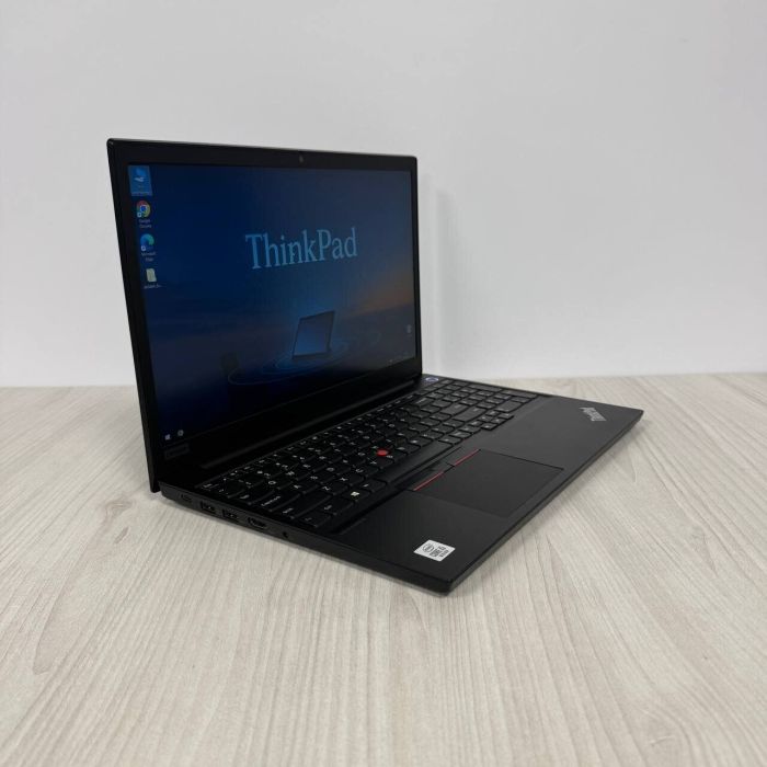 Ноутбук Lenovo ThinkPad E15 / 15.6" (1920x1080) IPS / Intel Core i5-10210U (4 (8) ядра по 1.6 - 4.2 GHz) / 8 GB DDR4 / 256 GB SSD NVMe / Intel UHD Graphics / WebCam б/в - зображення 4