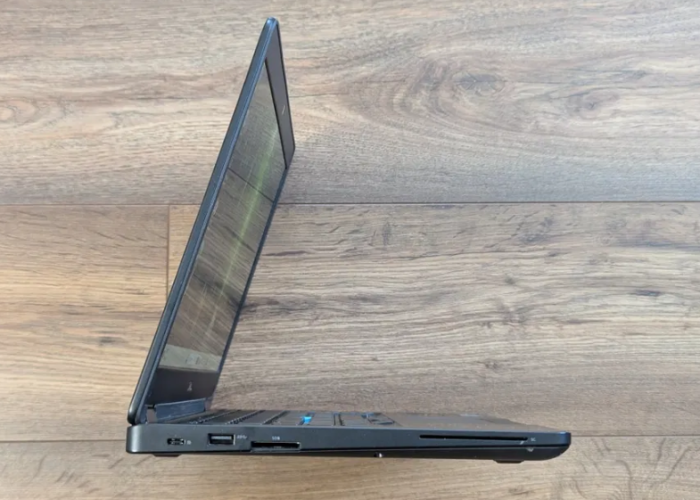 Ультрабук Dell Latitude 5490 / 14" (1920x1080) IPS / Intel Core i5-7300U (2 (4) ядра по 2.6 - 3.5 GHz) / 8 GB DDR4 / 128 GB SSD / Intel HD Graphics 620 / WebCam б/в - зображення 4