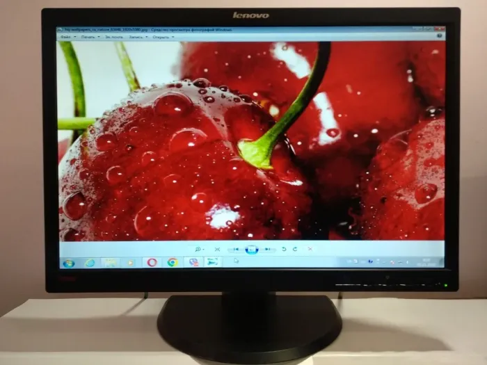 Монітор Широкоформатний Lenovo ThinkVision LT2252pwD / 22" (1680x1050) TN / DVI, VGA, DisplayPort, Audio / VESA 100x100 б/в - зображення 2