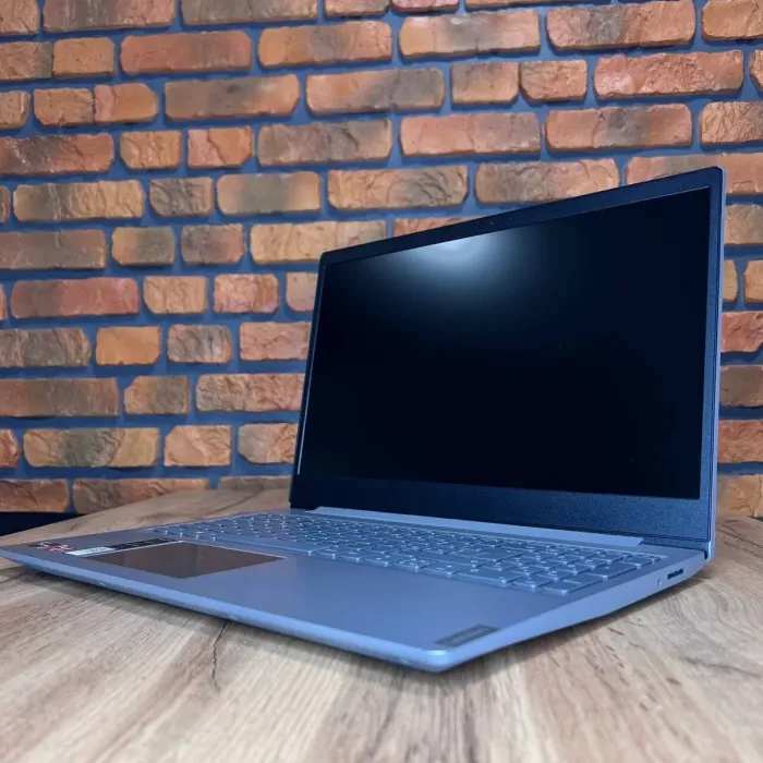 Ультрабук Lenovo IdeaPad S145-15API / 15.6" (1920x1080) IPS / AMD Ryzen 3 3200U (2 (4) ядра по 2.6 - 3.5 GHz) / 8 GB DDR4 / 256 GB SSD / AMD Radeon Vega 3 Graphics / WebCam б/в - зображення 4