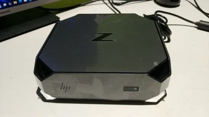 Робоча станція HP Z2 G4 Workstation USFF / Intel Core i7-9700 (8 ядер по 3.0 - 4.7 GHz) / 32 GB DDR4 / 512 GB SSD / nVidia Quadro P600, 4 GB GDDR5, 128-bit / Windows б/в - зображення 2